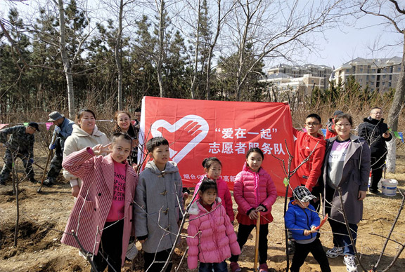 當(dāng)雷鋒月和植樹(shù)節(jié)相遇——相約春天，播種綠色，志愿精神薪火傳